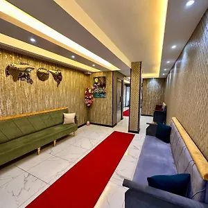 Vander Valk ** Istanbul