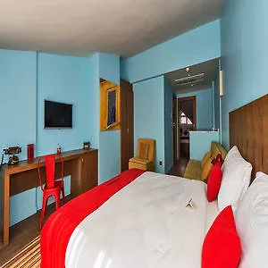 Taksim Istanbul Nis Hotel - Istiklal Street